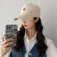 Load image into Gallery viewer, 1Pc Women Men Fashionable Letter Embroidered Baseball Cap Autumn Winter Versatile Cap Casual Adjustable Outdoor Cap