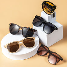 Load image into Gallery viewer, UV400 Folding Sunglasses Portable Ultra Light Sun Protection UV Protection Sunglasses for Both Men and Women