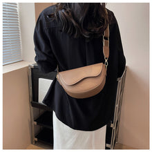 Load image into Gallery viewer, Small Leather Saddle Armpit Bags Vintage Women Shoulder Crossbody Bag Underbag Lady Handbags Vintage Underarm Handbags