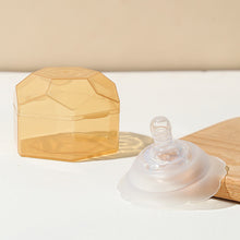 Load image into Gallery viewer, 1Pc Silicone Nipple Protector With Box Breastfeeding Anti-bite Nursing Pads Dust Box Anti Overflow Breast Pads Mother Protection