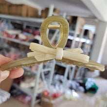 Load image into Gallery viewer, Bow-knot Large Hair Claw Acrylic Hairpin For Women Girl Barrette Korean Style Hair Clips Hairpin 2024 Trend Hair Accessories
