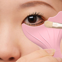 Load image into Gallery viewer, Multifunctional Eyeliner Aid Eyeliner Eye Makeup Eyelash Beauty Tools Silicone Eyeliner Aid Lazy Quick Makeup Tool
