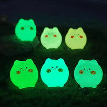 Load image into Gallery viewer, 6Pcs Car Center Console Ornament Rearview Mirror Decoration Small Luminous Cats Doll Resin Auto Interior Accessories