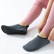 Load image into Gallery viewer, Unisex Water Shoes Swimming Diving Socks Summer Aqua Beach Sandal Flat Shoe Seaside Non-Slip Sneaker Socks Slipper for Men Women