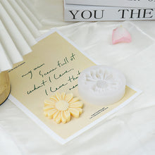 Load image into Gallery viewer, Daisy Scented Candle Daisy Silicone Candle Mold Aromatherapy Soap Mold for Candle Making Kit DIY Flower Handmade Candle Mold