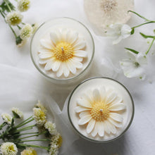 Load image into Gallery viewer, Daisy Scented Candle Daisy Silicone Candle Mold Aromatherapy Soap Mold for Candle Making Kit DIY Flower Handmade Candle Mold