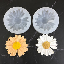 Load image into Gallery viewer, Daisy Scented Candle Daisy Silicone Candle Mold Aromatherapy Soap Mold for Candle Making Kit DIY Flower Handmade Candle Mold