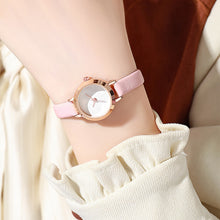 Load image into Gallery viewer, Women's Watch Simple Small Retro Leather Belt Female Watch Round Dial Wordless Quartz Watch Wristwatches for Women