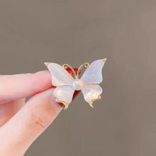 Load image into Gallery viewer, Fashion Flying Butterfly Brooch For Women Luxury Crystal Tassel Lapel Pins Animal Insect Brooches Beautiful Wedding Jewelry Lovely Accessories