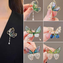 Load image into Gallery viewer, Fashion Flying Butterfly Brooch For Women Luxury Crystal Tassel Lapel Pins Animal Insect Brooches Beautiful Wedding Jewelry Lovely Accessories