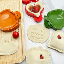 Load image into Gallery viewer, Cookie Stamp DIY Halloween Pumpkin Apple Acorn Biscuit Baking Mold 3D Cookie Plunger Cutter for Kids Kitchen Tools Christmas