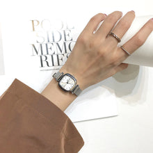Load image into Gallery viewer, Compact Retro Quartz Watch Alloy Square Dial Simple Alloy Watchband Versatile Casual Wordless Wristwatch for Women