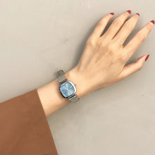 Load image into Gallery viewer, Compact Retro Quartz Watch Alloy Square Dial Simple Alloy Watchband Versatile Casual Wordless Wristwatch for Women