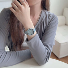Load image into Gallery viewer, Small Dial Solid Color Square Dial Watch for Women Elegant Silicone Strap Watch Fashionable Campus Creative Style Watch