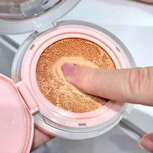 Load image into Gallery viewer, Lightweight Breathable Air Cushion Cream Moisturizing Brightening Skin Tone Concealer Oil-control Long-lasting Facial Foundation Cosmetics