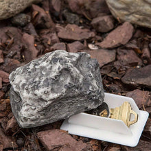 Load image into Gallery viewer, Garden Stone Hide a Spare Key Fake Rock Camouflage Stone Diversion Looks Like Real Stone Safe for Outdoor Yard Geocaching
