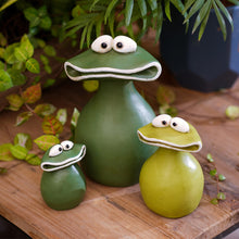 Load image into Gallery viewer, Creative Resin Crafts Outdoor Big Mouth Frog Garden Home DIY Cute Decoration Desktop Ornament