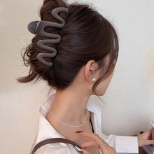 Load image into Gallery viewer, Simple Niche Curvilinear Shape Hairpin Hair Claw Clip Solid Color Durable Headwear Hair Clip Hair Accessory for Women