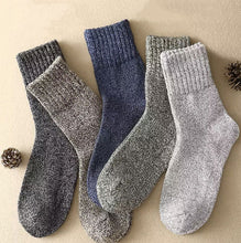 Load image into Gallery viewer, Men's Mid-tube Socks Autumn Winter Thickened Fleeced Warm Looped Stockings Comfortable Breathable Cold Resistant Socks