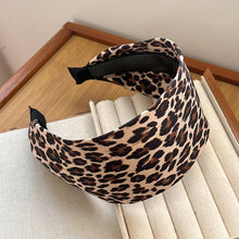 Load image into Gallery viewer, Vintage Knitted Wide Edge Hair Band Fashionable Temperamental Hair Hoop Headband Headwear Hair Accessories for Women