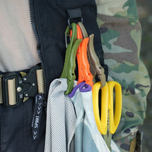 Load image into Gallery viewer, 1PC Portable Lure Carry-On Clamp Fish Mouth Clip Large Opening Design Outdoor Multi-Functional Keychain Glove Clip
