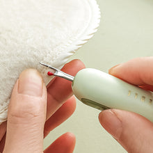 Load image into Gallery viewer, Double-headed Needle Threading Thread Removing Device Multifunctional Stretchable Portable DIY Hand Sewing Tool Household Accessory