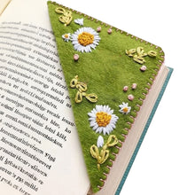 Load image into Gallery viewer, Creative Personalized Handmade Embroidery Corner Bookmark Felt Triangle Marker Bookmark Reading Enthusiast Gift