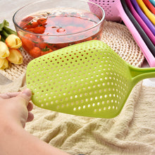 Load image into Gallery viewer, 1Pcs Scoop Colander Kitchen Strainer Scoop Food Drain Shovel Nylon Slotted Skimmer with Handle for Kitchen Cooking Baking Drain