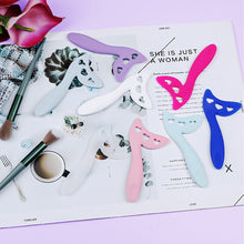 Load image into Gallery viewer, Multifunctional Silicone Eye Makeup Aid Convenient Eyeliner Mascara Baffle Auxiliary Tool Portable Washable Beauty Makeup Tool