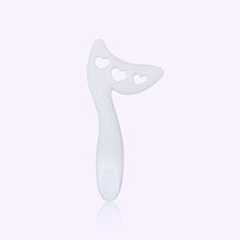 Load image into Gallery viewer, Multifunctional Silicone Eye Makeup Aid Convenient Eyeliner Mascara Baffle Auxiliary Tool Portable Washable Beauty Makeup Tool