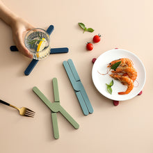 Load image into Gallery viewer, Foldable Dining Mat Thermal Insulation Mat Simple Household Dining Table Coaster Anti Scalding Anti Slip High-end Silicone Mat for Daily Dining Kitchen