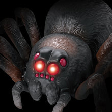 Load image into Gallery viewer, Realistic Tactile Luminous Eyes Spider Prop Automatic Eletronic Spider Toys Cat Teasering Play Install Battery Halloween Tricky Toy Haunted House Layout