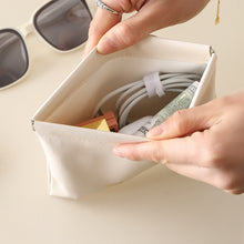 Load image into Gallery viewer, Portable Lipstick Makeup Storage Bag Fashion Automatically Closes Carrying Bag Pu Handbag Key Jewelry Cosmetic Organizer