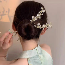 Load image into Gallery viewer, Elegant Chinese Style Tassel Hair Stick Hairpins Traditional Floral Hanfu Hair Sticks Women’s Vintage Bamboo Hair Accessories