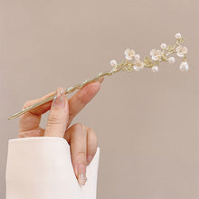 Load image into Gallery viewer, Elegant Chinese Style Tassel Hair Stick Hairpins Traditional Floral Hanfu Hair Sticks Women’s Vintage Bamboo Hair Accessories