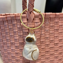 Load image into Gallery viewer, 1/6pcs Kawaii Cat Hair Storage Box Transparent Pet Hair Keepsake Pendant for Pet Memorial Healing Pendant Cat Lover Keyring Accessory