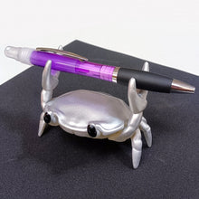 Load image into Gallery viewer, Easy to Hold Useful Weightlifting Crab Pen Holder Bright Color Crab Pen Holder Simulation for Students