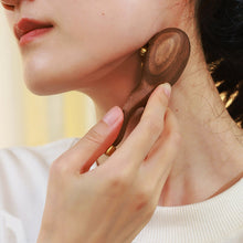 Load image into Gallery viewer, Brass Walnut Frog Massager Facial Fascia Lifting Nose Bridge Lifting Eye Beauty and Massage Tool Facial Massager