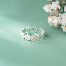 Load image into Gallery viewer, Sweet Adjustable Daisy Flower Resin Ring for Women Spring Summer Pastel Open Ring Minimalist Style Gift for Girls friends
