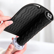 Load image into Gallery viewer, Hairdressing Tools Straighteners Silicone Insulation Pads Curling Irons Insulation Covers Hair Salons Splints Anti Scalding Pads