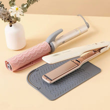 Load image into Gallery viewer, Hairdressing Tools Straighteners Silicone Insulation Pads Curling Irons Insulation Covers Hair Salons Splints Anti Scalding Pads