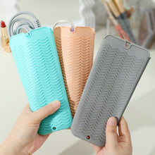 Load image into Gallery viewer, Silicone Curling Iron Insulation Bag Straight Hair Dressing Storage Straight Hair Stick Anti Scald Bag Portable Beauty Tools
