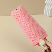 Load image into Gallery viewer, Silicone Curling Iron Insulation Bag Straight Hair Dressing Storage Straight Hair Stick Anti Scald Bag Portable Beauty Tools