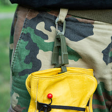 Load image into Gallery viewer, Multi-purpose Tactical Gloves Clip Hanger Anti-drop Hook Work Gloves Holder Water Bottle Keys Safety Clamp Camping Tools