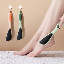 Load image into Gallery viewer, Portable Compact Exfoliating Foot Grinder for Removing Calluses Rubbing Feet Repairing Feet Providing Foot Care Tools