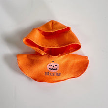 Load image into Gallery viewer, Halloween Pumpkin Cape For 17cm Labubu Doll Clothes Fashion Doll Pumpkin Cloak with Hat Dolls Accessories