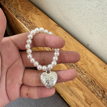 Load image into Gallery viewer, For 17cm Labubu Doll Clothes Fashion Clothing Pearl Necklace with Pendant Choker Necklace Mini Cute Doll Fashion Accessories