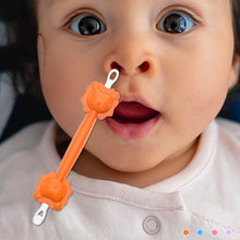 Load image into Gallery viewer, Baby Cleaner Spoon Double Headed Multifunctional Soft Wax Curette Picker Ear Nose Cleaning Stick Silicone Clean Tweezers