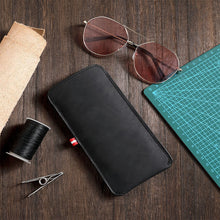 Load image into Gallery viewer, Classic Glasses Storage Bag Elegant Leather Eyewear Pouch Lightweight Protective Case with Soft Interior Eyewear Organizer Holder