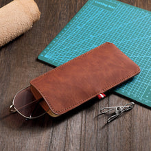Load image into Gallery viewer, Classic Glasses Storage Bag Elegant Leather Eyewear Pouch Lightweight Protective Case with Soft Interior Eyewear Organizer Holder